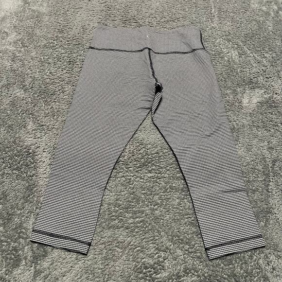 Lululemon Leggings Pants Womens 6 Gingham Crop Capri - Picture 3 of 8
